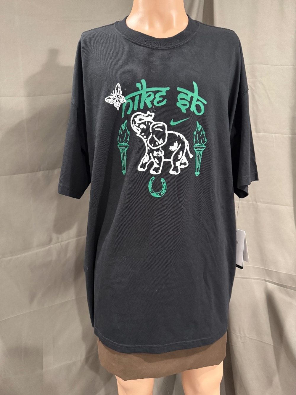 SOLD Nike SB Max90 Elephant Skate T-Shirt Black Size XL